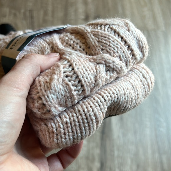 🆕Brookstone Gripper Slipper Socks 🧦 - Picture 5 of 10